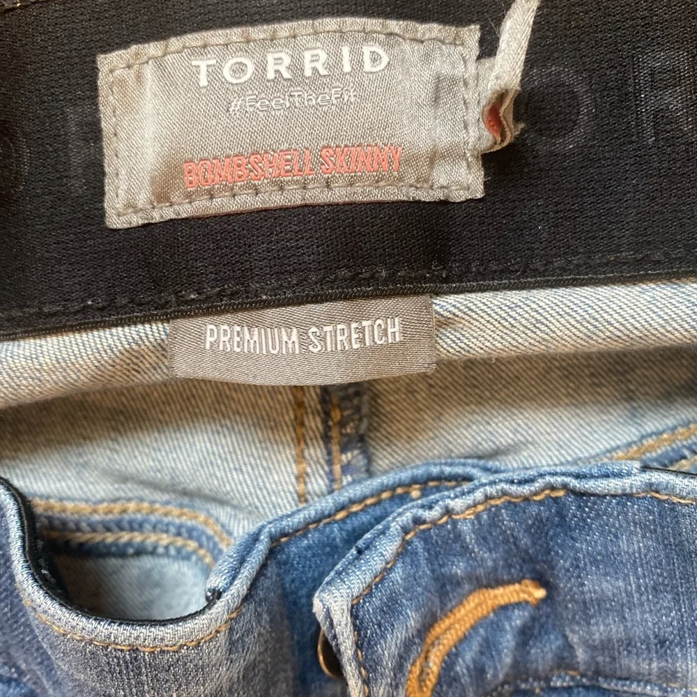 Torrid Distressed Jeans Great Stretch Bombshell Blue Skinny Jeans - Picture 5 of 5